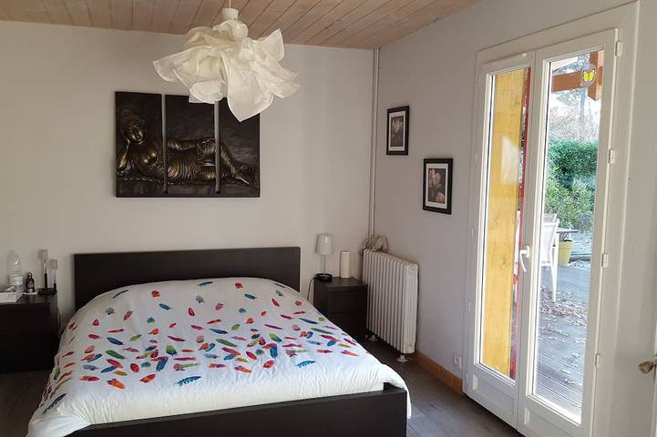Location de vacances pour 6 personnes, avec jardin et terrasse, animaux acceptés à Saint-Aubin-de-Médoc - 2