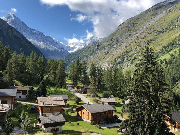 Ferienwohnung für 4 Personen, mit Balkon und Whirlpool sowie Terrasse und Garten in Anniviers