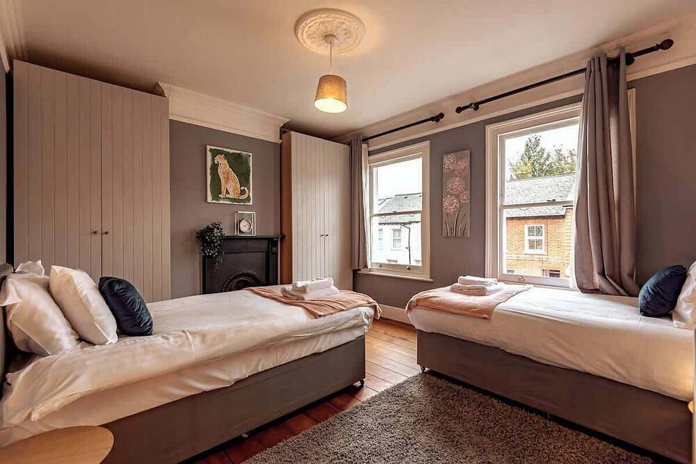 Cosy Reading Home - Superfast Wifi, Private Garden in Reading, Berkshire