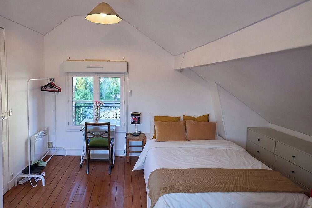 20 minutes to Paris, 15 minutes to Charles  30 minutes to Disneyland. in Aulnay-sous-Bois, Seine-Saint-Denis