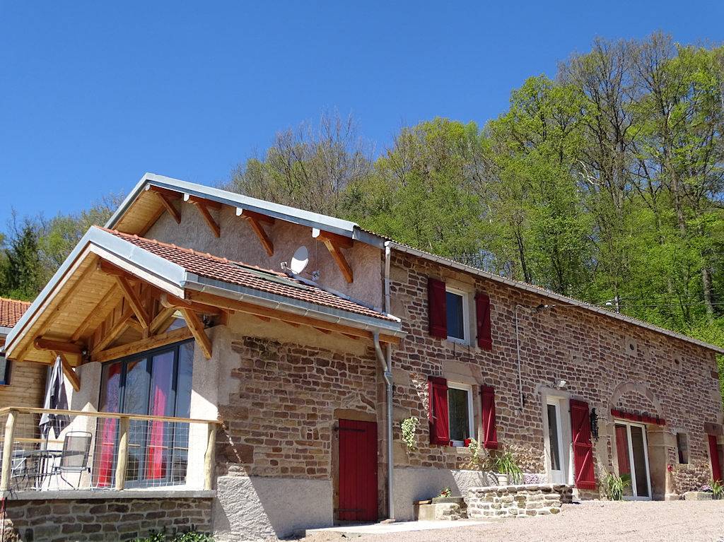 Maison Clair de Lune - piscine, spa, jacuzzi et sauna privés in Uzemain, Région d'Épinal