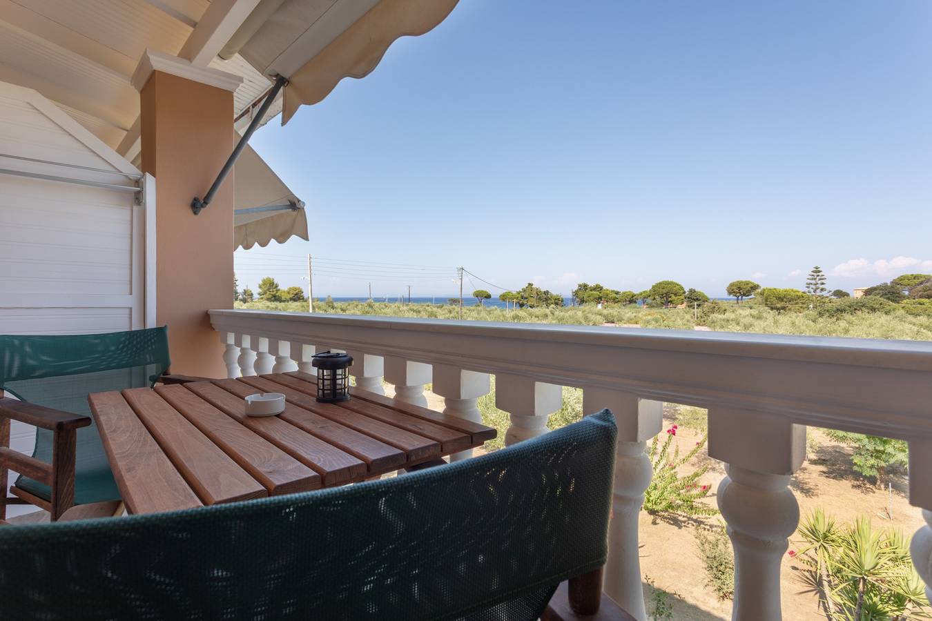Entire studio, Studio Apartment 'Standard with Sea View 1' with Sea View, Wi-Fi and Air Conditioning in Vasilikos, Zakynthos