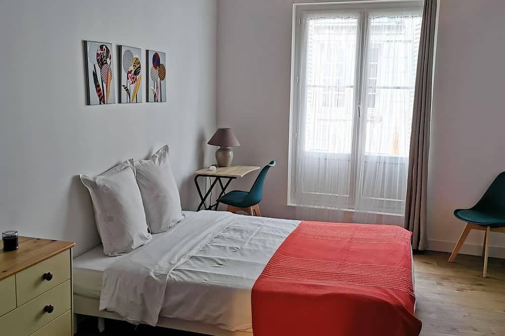 Town house in the heart of the historic district in Tours, Tours en omgeving