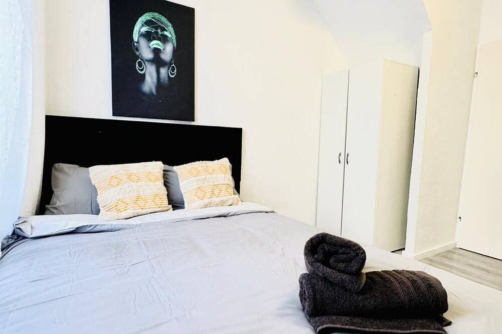 Ganze Wohnung, Spacious 4Br Apt for up to 12P; 10Min to Fac Platz in Wien, Donau Niederösterreich