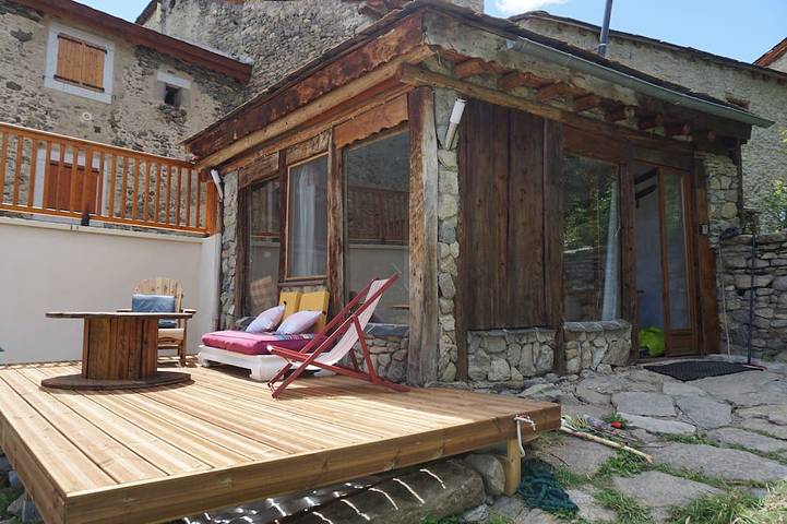 Chalet pour 6 personnes, avec sauna ainsi que jardin et terrasse