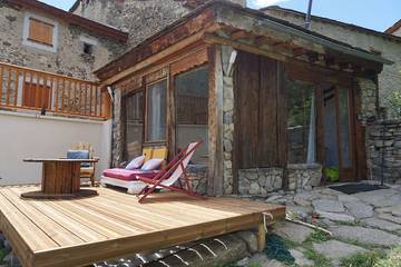 Maison de campagne pour 6 personnes, avec sauna ainsi que terrasse et jardin à Targassonne