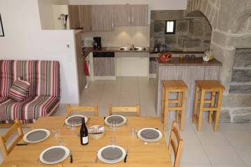 Gîte pour 6 Personnes dans Albaret-le-Comtal, L'Aubrac, Photo 4