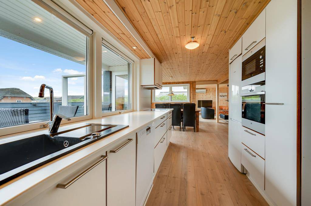 Strandnahes Ferienhaus mit toller Terrasse in Hvide Sande, Holmsland Klit