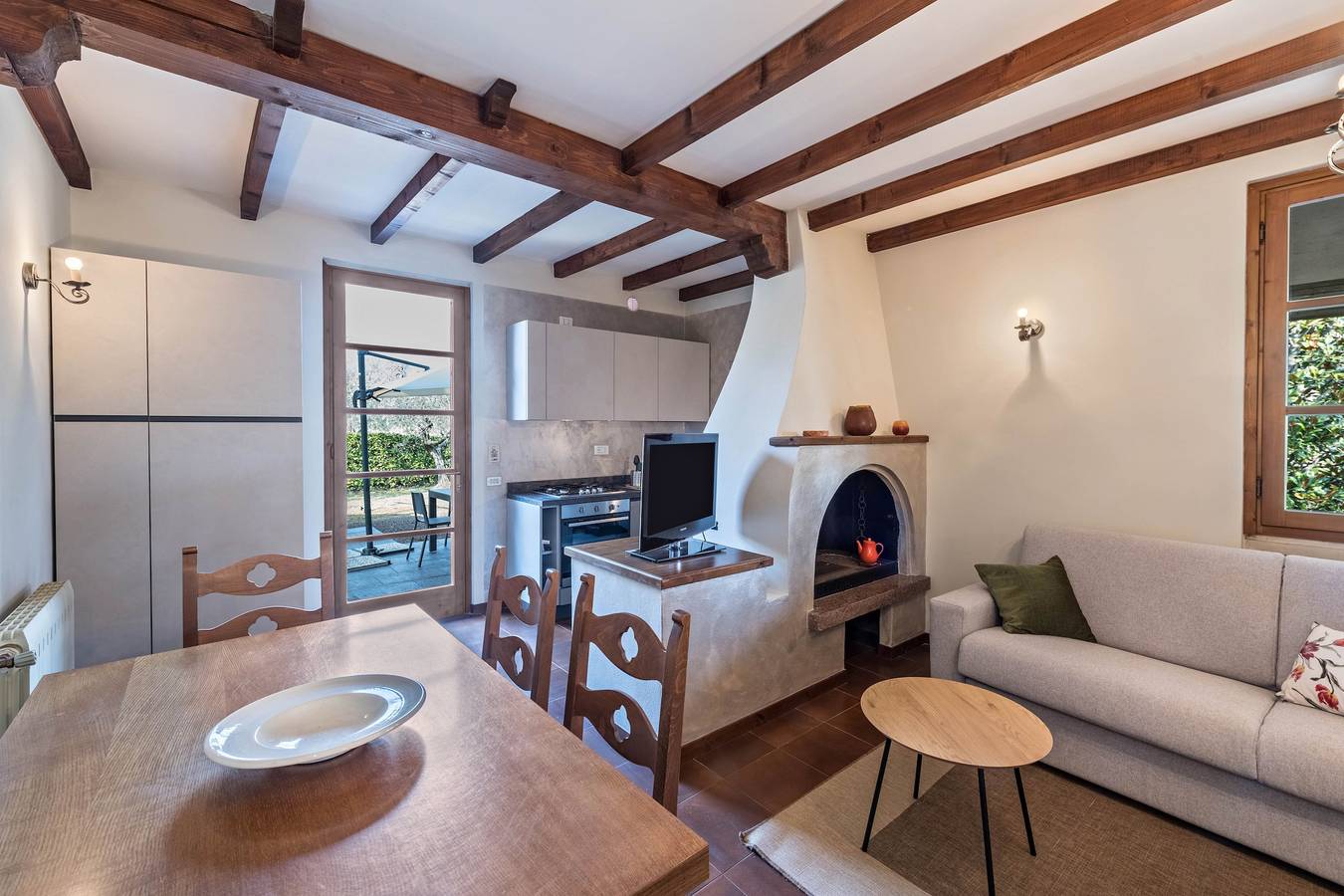 Gemütliche Villa 'Casa degli Ulivi' mit privater Terrasse, Garten und Wlan in San Felice del Benaco, Gardasee-Berge