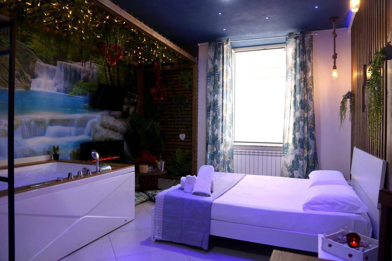 Double Room with Private Bathroom in Castellammare di Stabia, Sorrento Coast