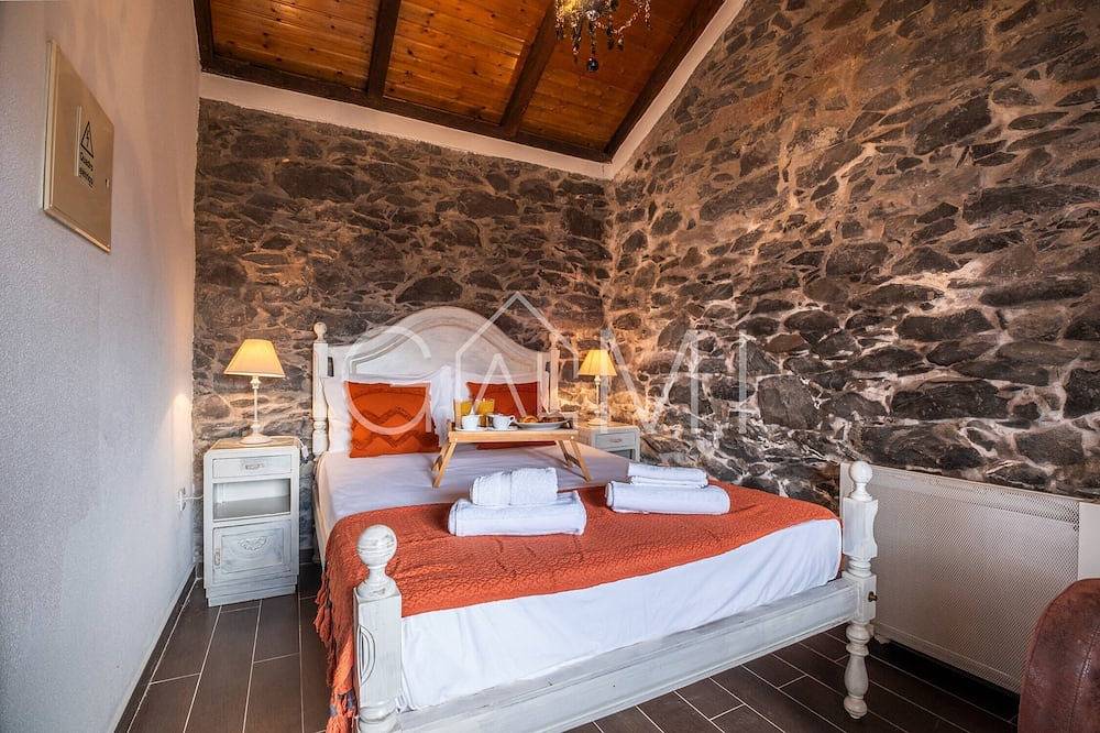 Casa do Maurício by Galmi in Ponta do Pargo, Madeira