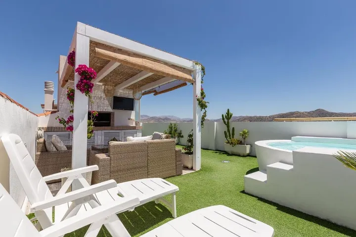 Appartement de vacances pour 6 personnes, avec piscine ainsi que vue et jardin - 1