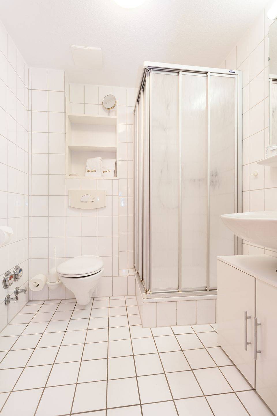 Ganze Wohnung, Komfortables 2-Zimmer Appartement mit Boxspringbett direkt am Kurplatz in Juist