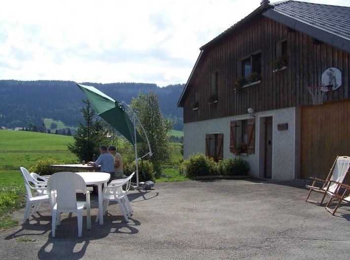 Gîte pour 3 personnes, avec jardin ainsi que terrasse et sauna, animaux acceptés à Chapelle-des-Bois