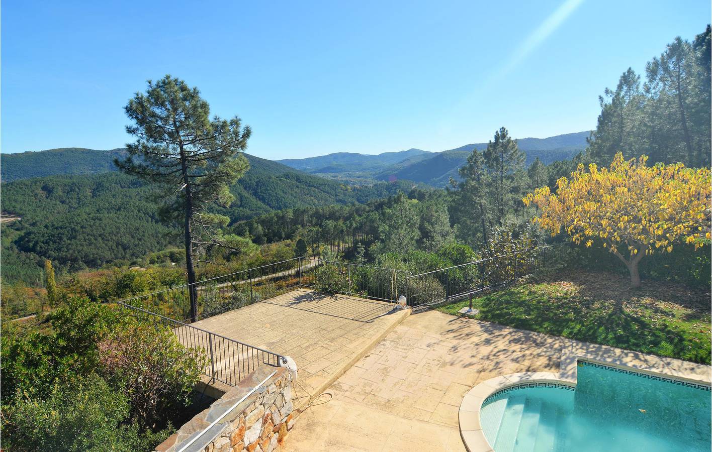 Appartement avec piscine près de Bordezac et Le Luech in Bordezac, Parc national des Cévennes