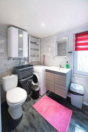 Gîte pour 2 personnes, avec terrasse à Meyzieu - 4