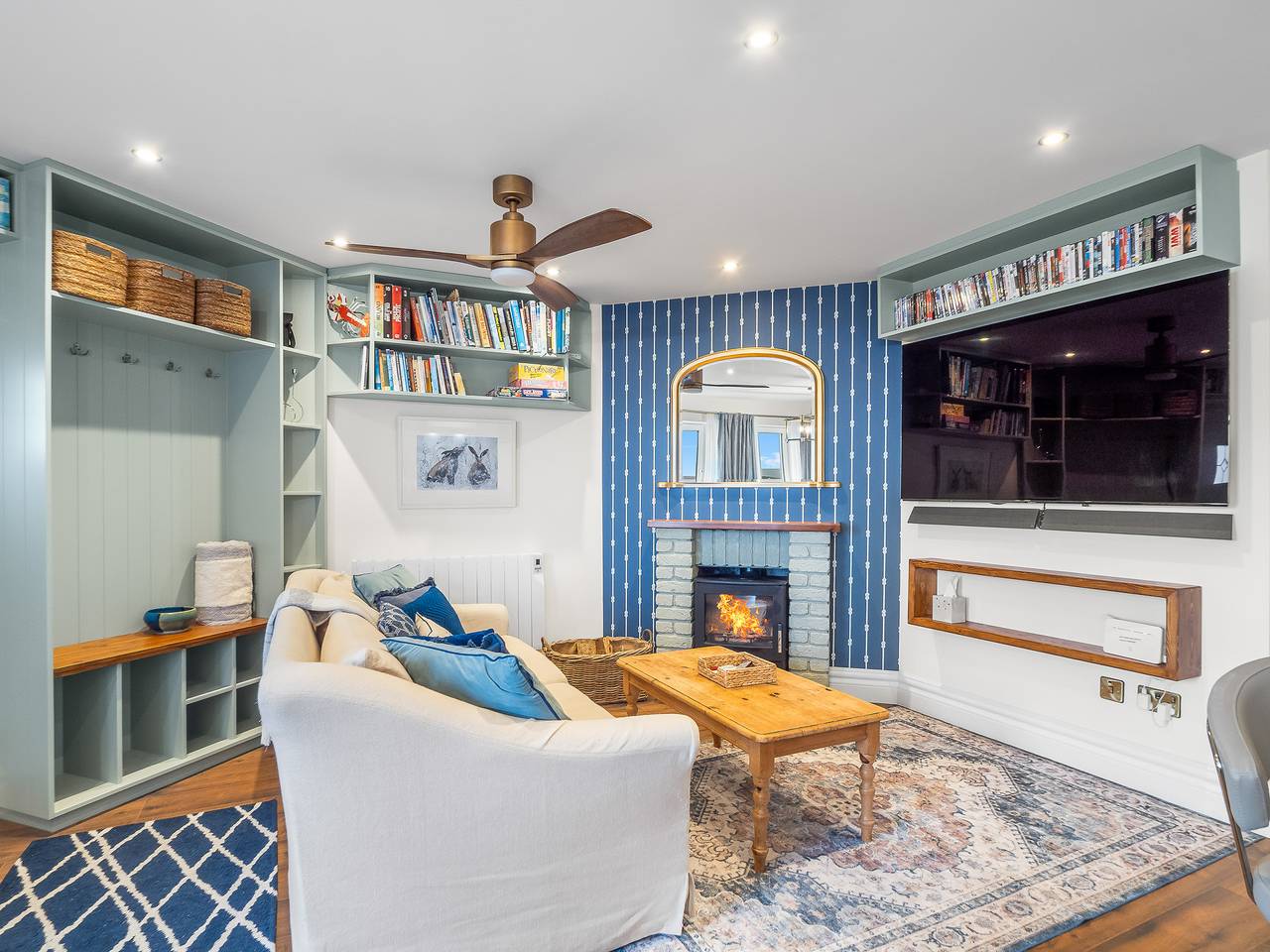 Entire apartment, 2 Harbour View Village home in Roundstone, Connemara