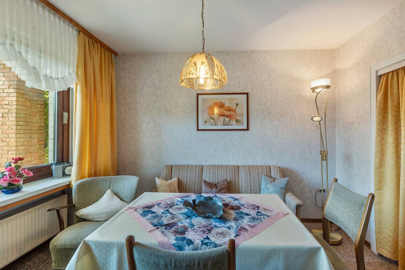 Geheel appartement, Appartement 'Haus Am Osterkopf' met uitzicht op de bergen, een eigen terras en een eigen tuin in Usseln, Willingen