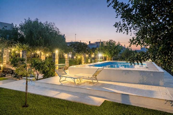 Location de vacances pour 4 personnes, avec jardin à Specchia
