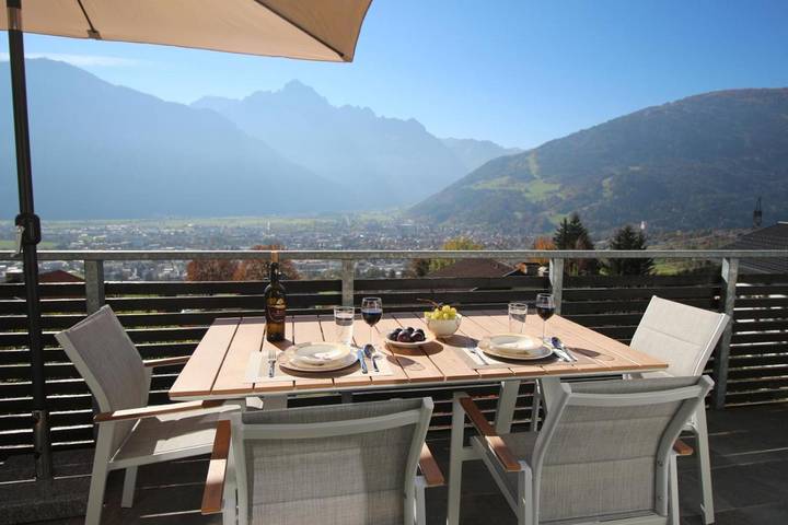 Ferienwohnung für 3 Personen, mit Balkon und Terrasse sowie Garten und Pool in Gaimberg