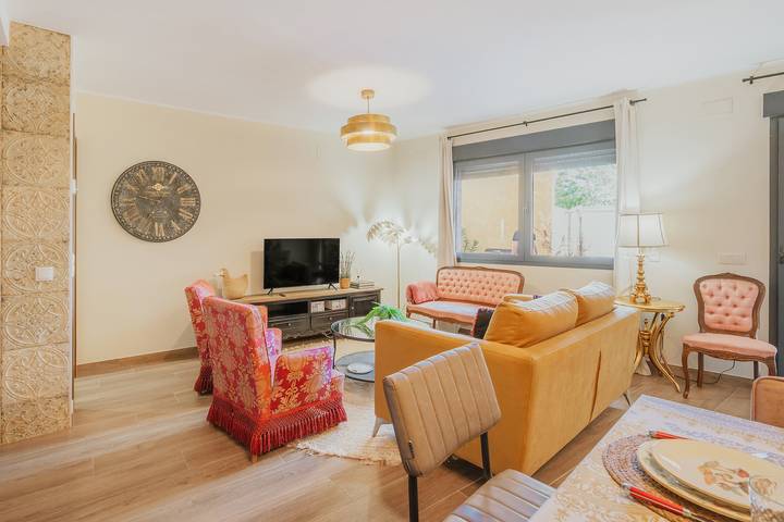 Apartamento entero, Apartamento 'El Palacete del Secretario-2 Dormit' con piscina privada, Wi-Fi y aire acondicionado in Roda de Eresma, Provincia de Segovia