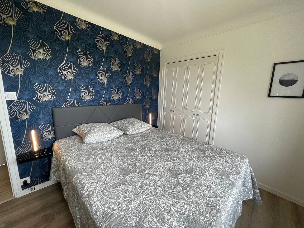 Maison contemporaine rénovée avec étang privé et terrasse, proche plage - 3 chambres, wifi inclus in Nieul-le-Dolent, Vendée