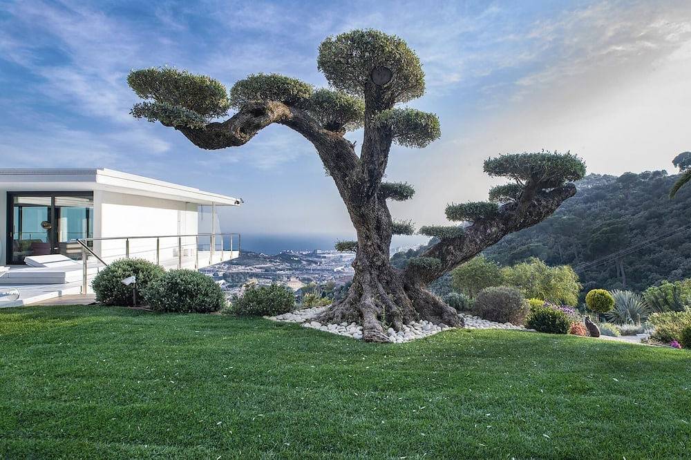 Luxury w\/ Sea Views 15 min to central Barcelona! in Badalona, Costa del Maresme