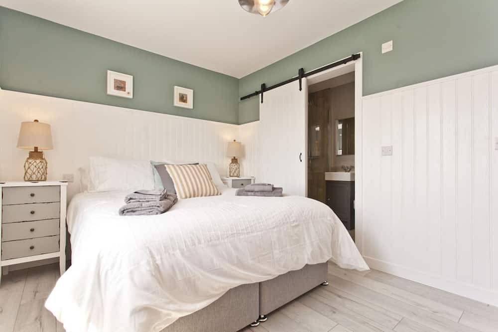 Bournecoast: Modern house with sea views - garden - parking - near beach in Bournemouth, Südwestengland
