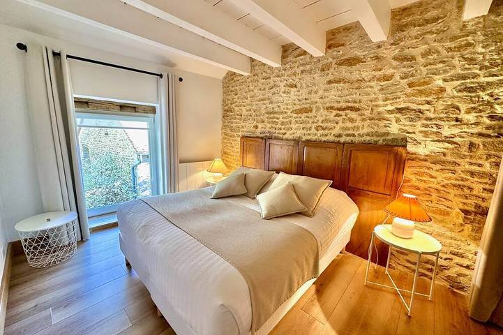 Location de vacances pour 5 personnes, avec jardin et piscine, animaux acceptés à Montoillot - 2