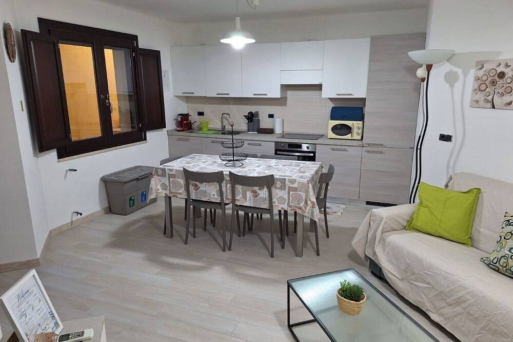 Entire apartment, Beautiful apartment for 6 people with Tv in Teulada, Cagliari Province