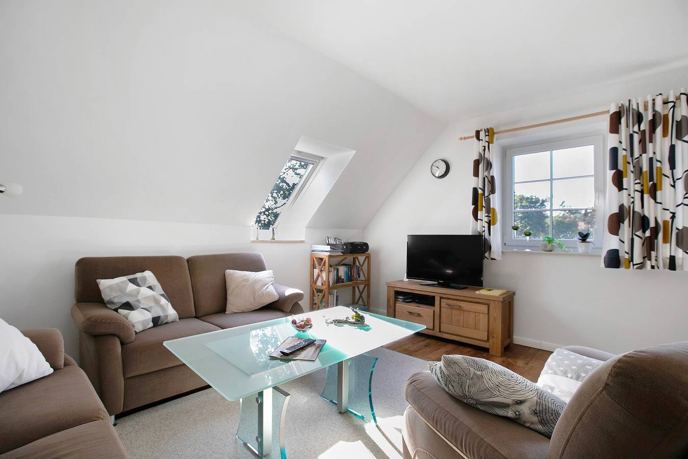 Entire apartment, Apartment 'Ferienwohnung Andresen Högel' with Shared Terrace, Shared Garden and Wi-Fi in Högel, Grünes Binnenland