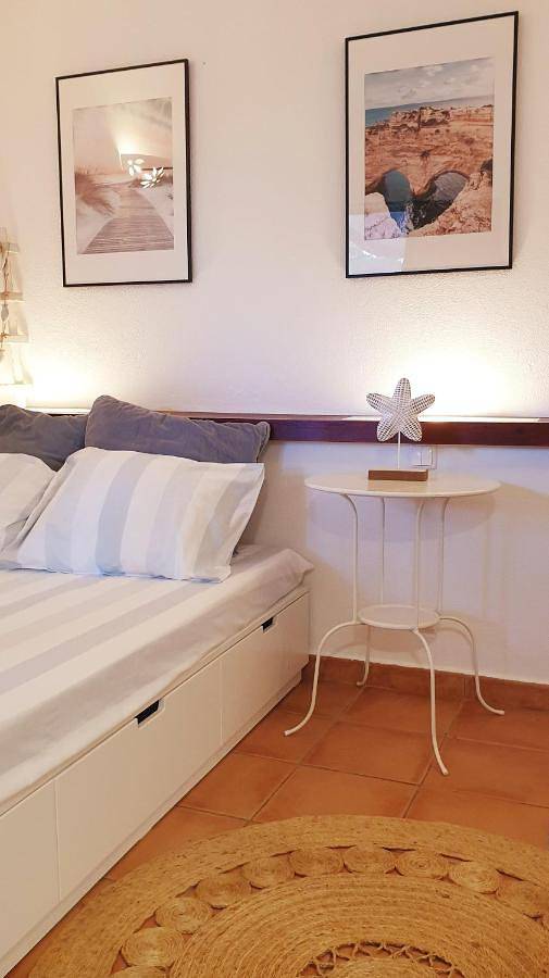 Vakantiewoning voor 3 personen, with terras and tuin as well as kinderzwembad and zwembad, met huisdier in Olhos de Água