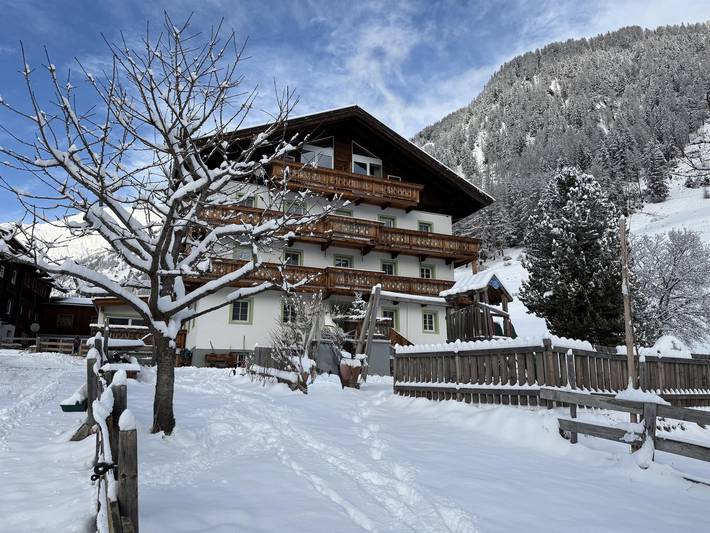 Ferienhaus für 6 Personen, mit Balkon und Terrasse sowie Garten und Ausblick in Kals am Großglockner - 2