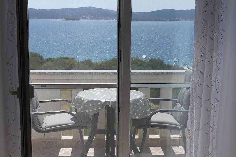 Entire apartment, Relaxing vacation, beautiful panorama view, 100m from the sea in Sveti Filip i jakov, Općina Sveti Filip i Jakov
