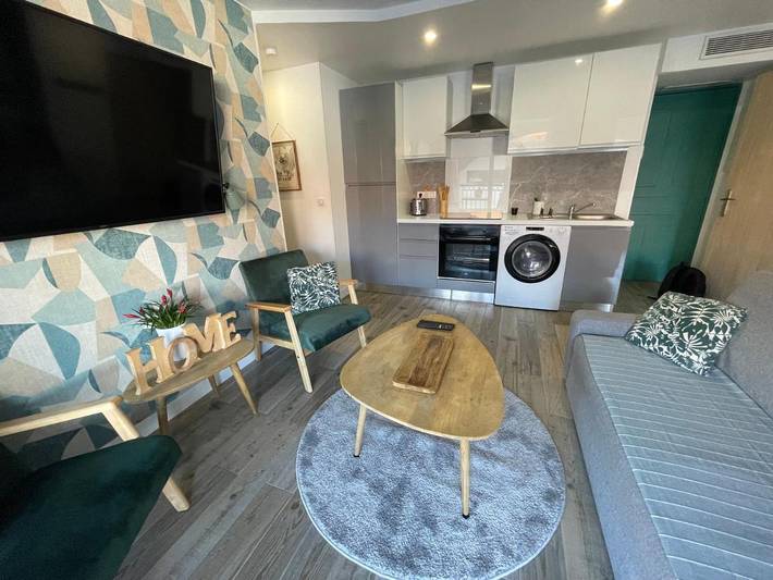 Gîte pour 4 personnes, avec terrasse et piscine, animaux acceptés dans Office De Tourisme Cannes La Bocca