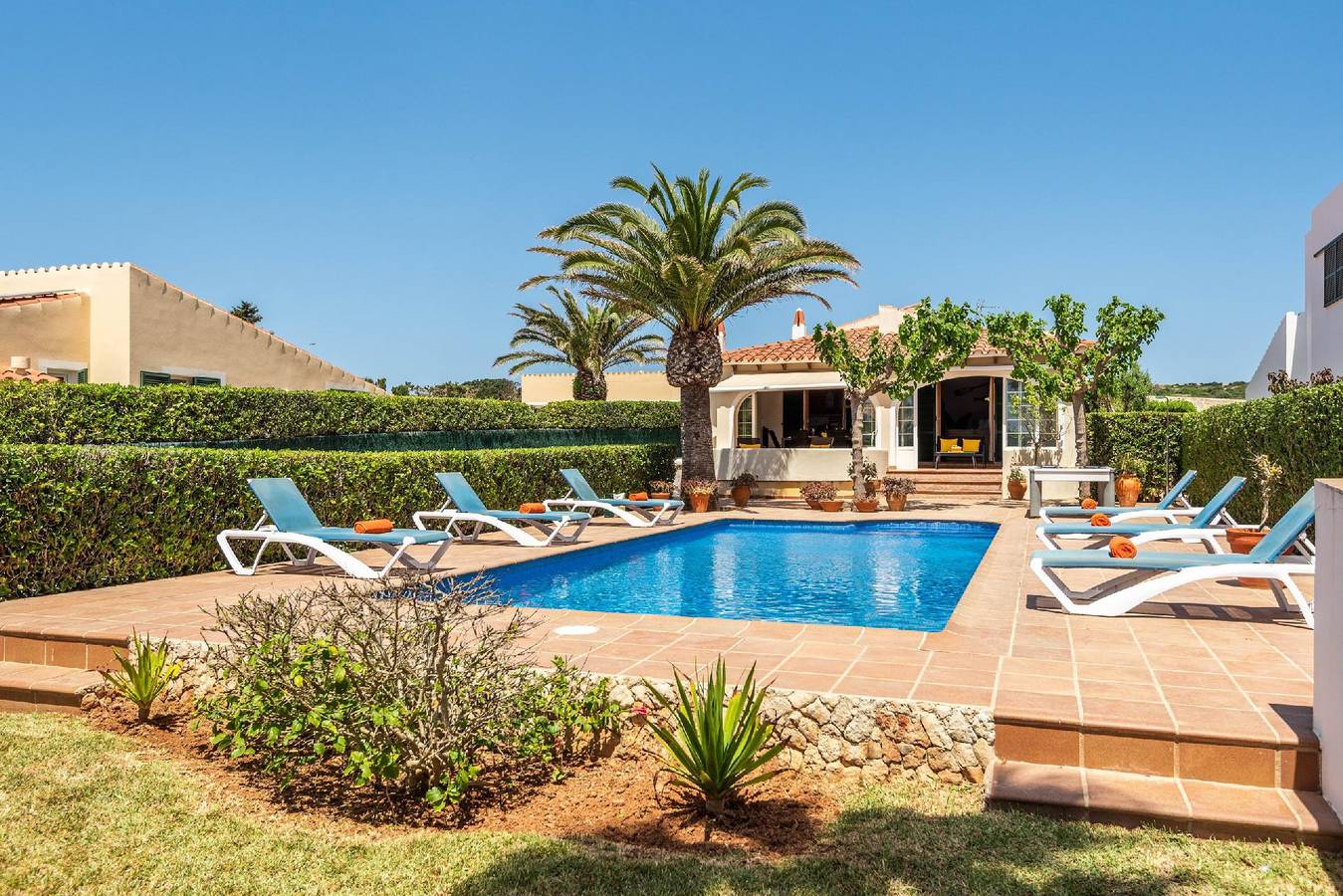 Casa de vacaciones con piscina particular para 6 personas aprox. 140 qm en Cala'n Blanes, Menorca (Costa oeste de Menorca) in Cala Blanes, Ciudadela