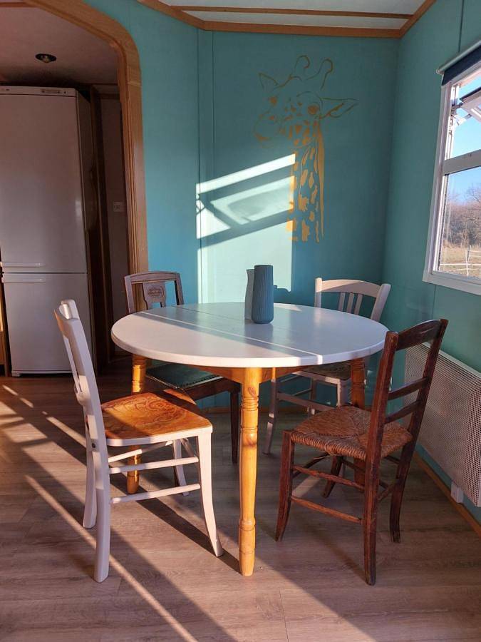 Camping pour 6 personnes, avec vue ainsi que piscine et jardin, animaux acceptés dans le Cher - 4