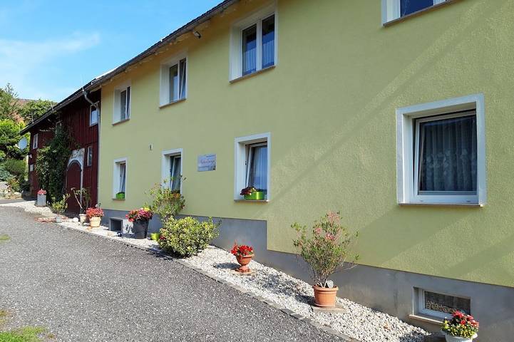 Ferienwohnung für 4 Personen, mit Garten in Lichtenhain