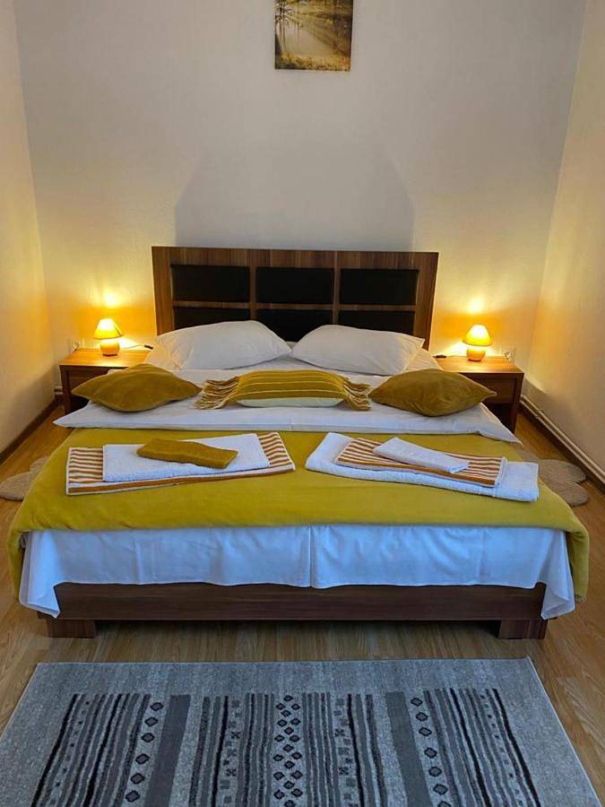 Gîte pour 4 personnes, avec vue et jardin dans Poiana Brasov - Brasov