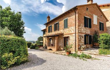 Ferienhaus für 18 Personen, mit Pool und Terrasse sowie Garten, mit Haustier in Italien