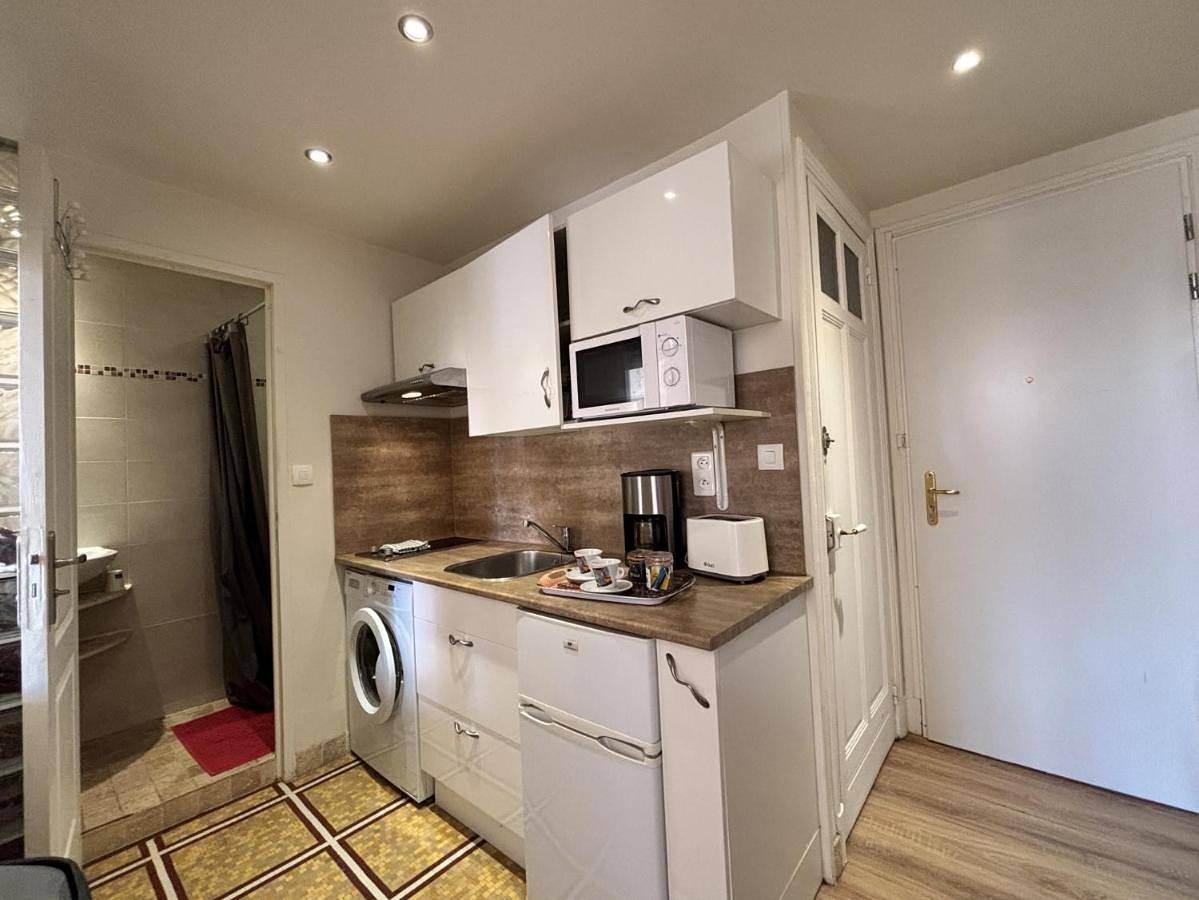 Appartement entier, Studio in Châtel-Guyon, Parc naturel régional des Volcans d'Auvergne