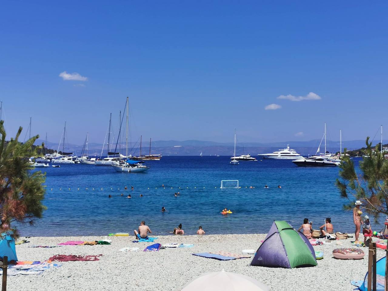 Ganze Wohnung, Apartment Bella mit Balkon und Terrasse in Necujam in Necujam, Solta