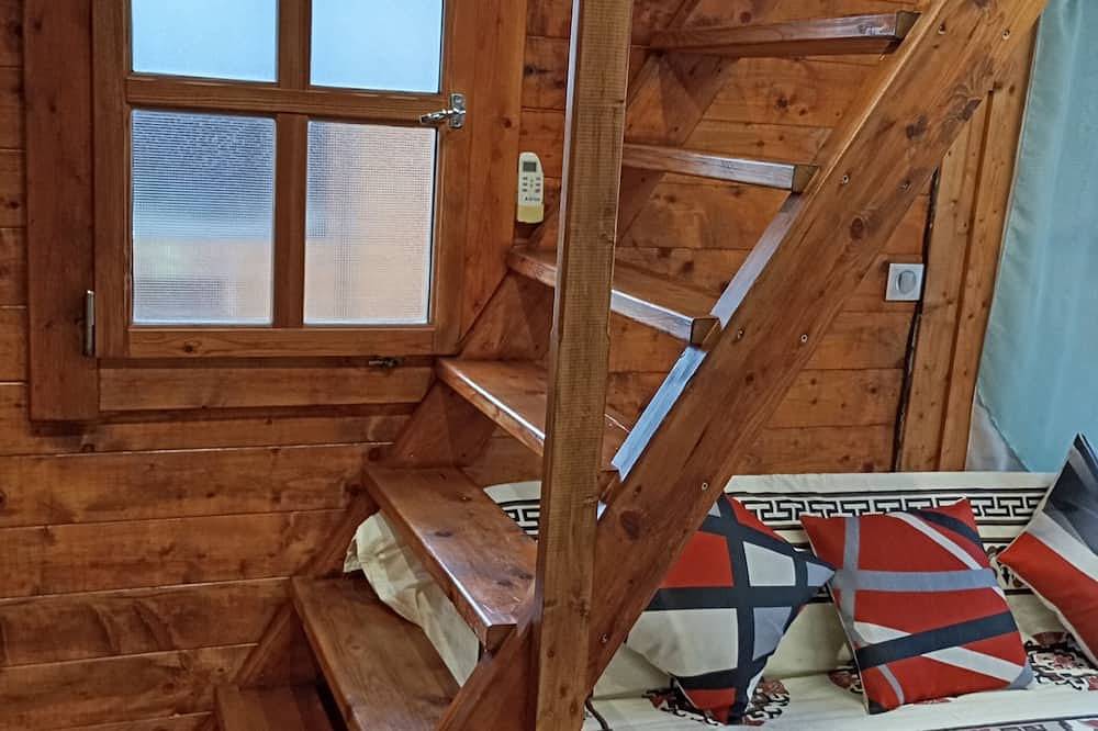 Charming chalet with Wifi and Ac in peaceful Bobigny in Bobigny, Seine-Saint-Denis