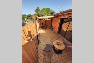 Gîte pour 3 personnes, avec terrasse dans Cassy