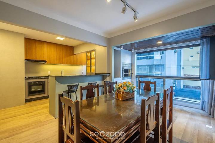 Apartamento para 8 personas, con balcón en Meia Praia (Santa Catarina)