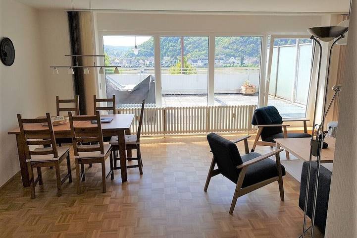 Ferienwohnung für 4 Personen, mit Pool und Balkon sowie Whirlpool und Sauna in Bad Hönningen