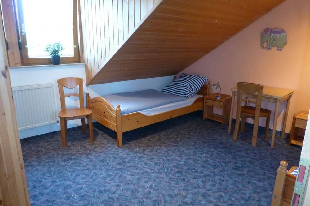 Ganze Wohnung, Ferienwohnung 'Wollgras, 100qm' mit Bergblick und Wi-Fi in Ostrach, Nördlicher Bodensee region