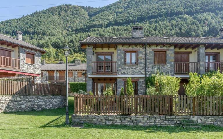 Casa rural para 7 personas, con Balcón además de Terraza y Vistas en Valle del Aragón