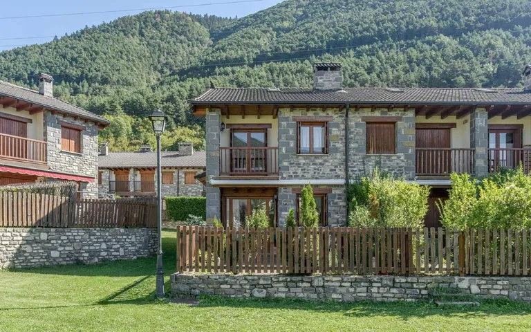 Casa rural para 7 personas, con balcón y vistas - 1