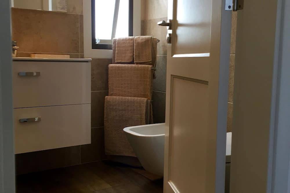 Appartement entier, Elégant appartement avec solarium privé - full optional in Costa del Silencio, Arona